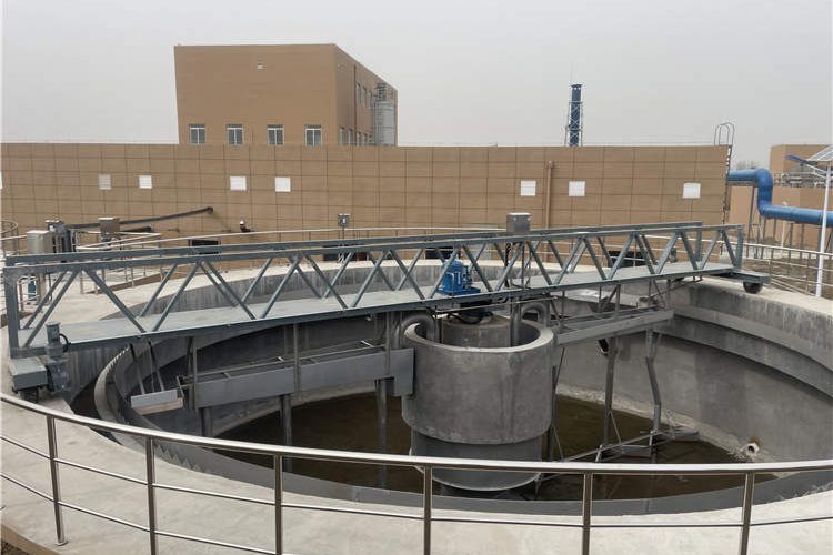 Scraper suction machine