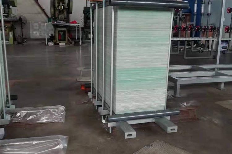 Electrodialyzer (ED)