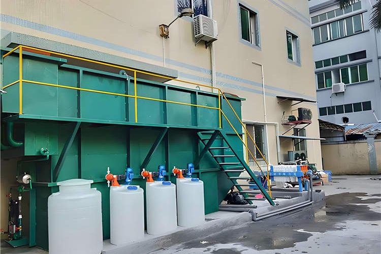 The inclined plate (tube) sedimentation tank